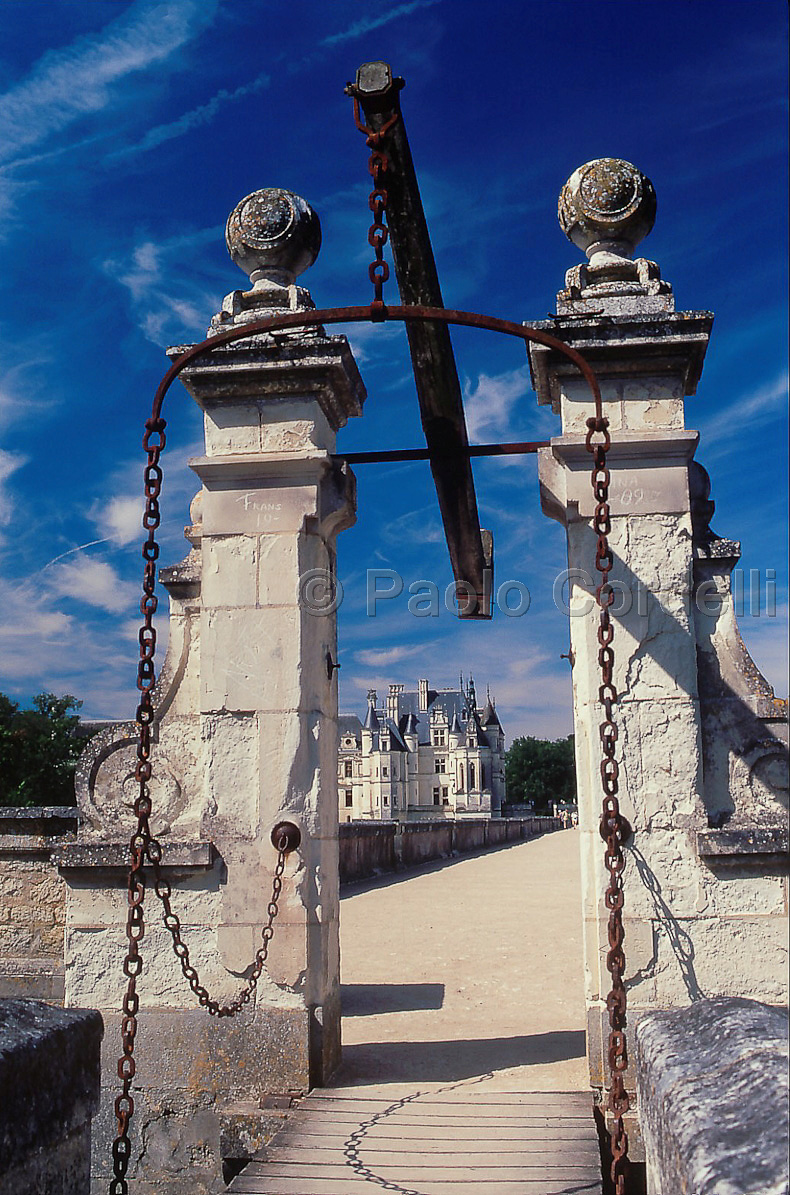 Chanoceau Castle, Loire Valley, France
 (cod:France 24)